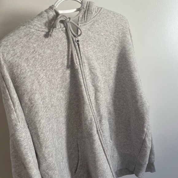 Aritzia knockoff grey zip up - Picture 2 of 3